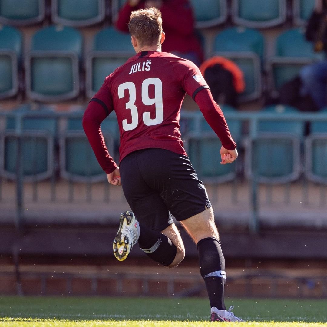 ?️ JULIŠ | „Jsem rád, že poslední týden už bude klidnější, bez stresu. Chceme proti Brnu zahrát hezký fotbal, pobavit fanoušky. Když nemáme titul, chceme aspoň v posledním kole potěšit lidi.“

? Lukáš Juliš po Bohemians! #acsparta